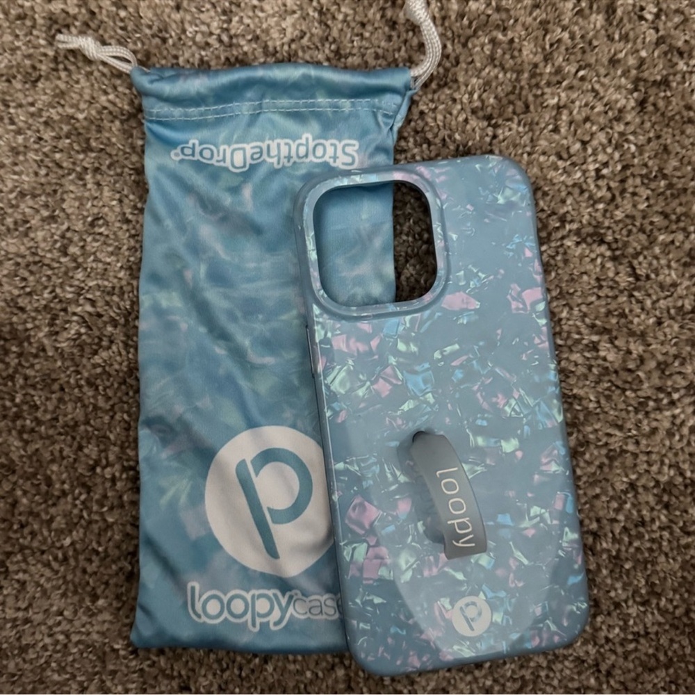 NWOT Blue Opal Shell Loopy Case iPhone 15 Pro Max Case.